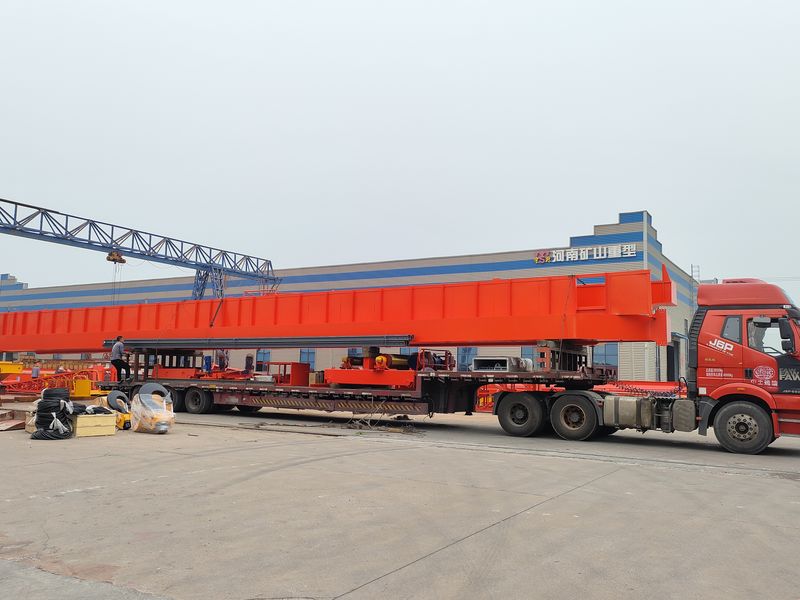 通用橋式起重機(jī) QDXX32/5t—27.7m 制作完成，發(fā)往陜西省銅川市交付客戶使用。
